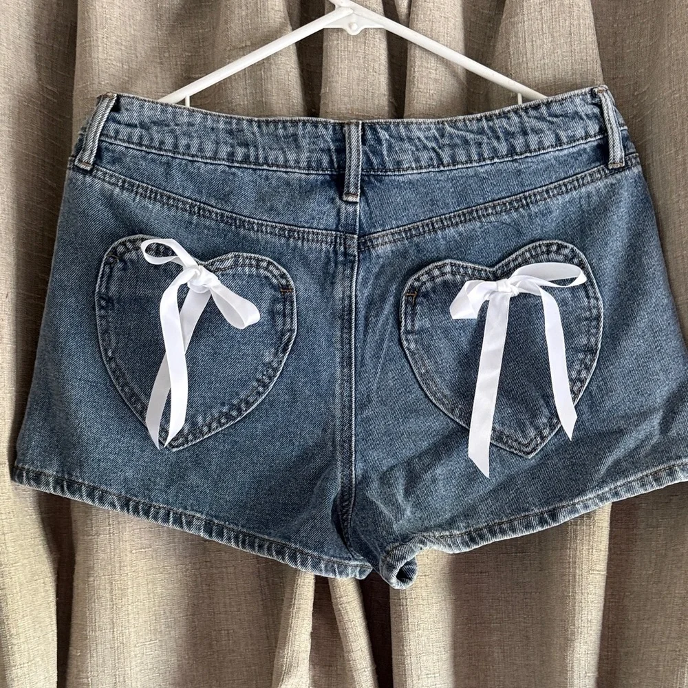 Ashley Mason Blue Jean Shorts w white bows 7/28 - Picture 2 of 3